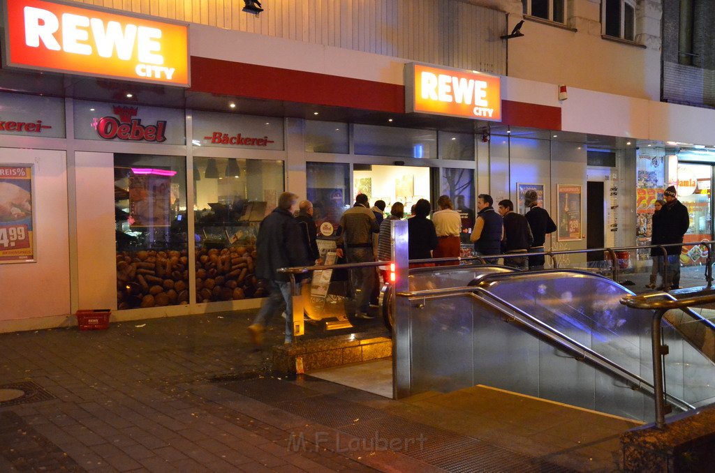 Feuer2Y Koeln Ehrenfeld Venloerstr P206.JPG